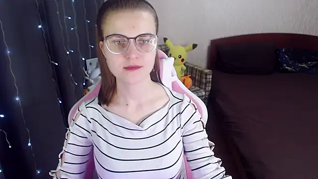 Snapshot of MissBrightShine chatting on 02-06-25, 12:48 MissBrightShine online show from 02-06-25, 12:48