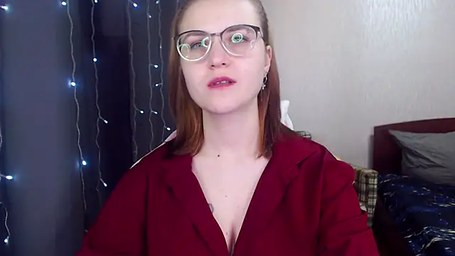 Snapshot of MissBrightShine chatting on 02-16-25, 01:16 MissBrightShine online show from 02-16-25, 01:16