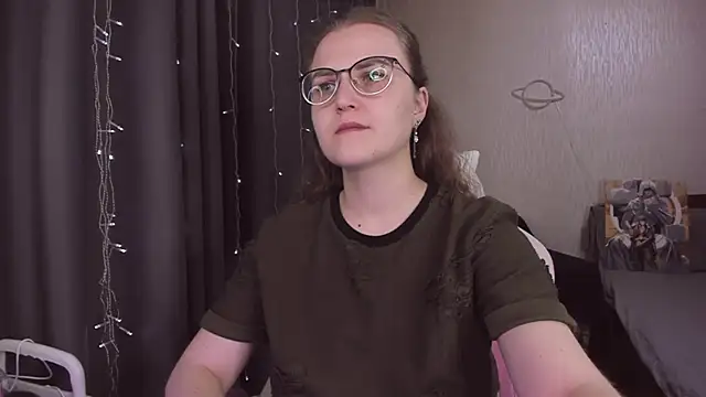 Snapshot of MissBrightShine chatting on 11-22-25, 10:58 MissBrightShine online show from 11-22-25, 10:58