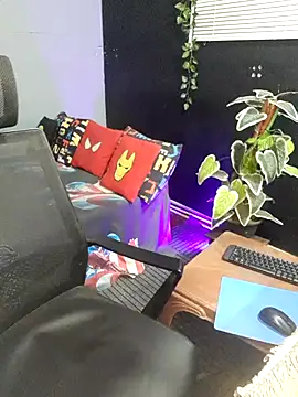 Rayansmith  online show from 10-20-25, 11:32