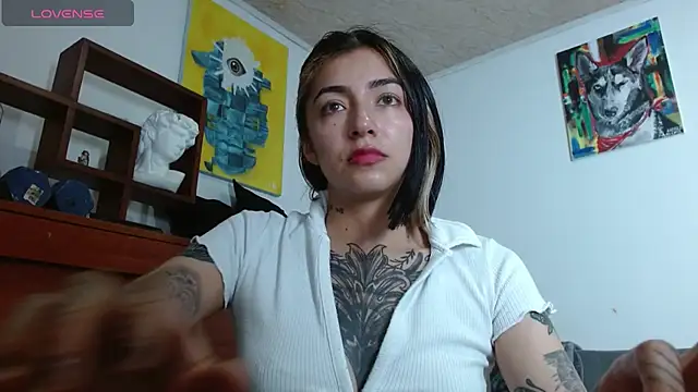 ZoeBakers  online show from 03-21-25, 12:18