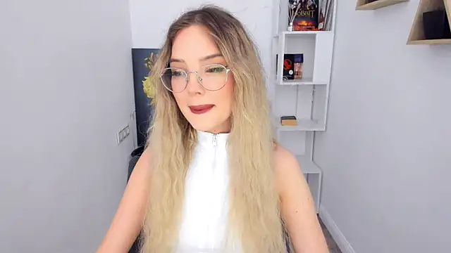 FloweryLove 1 online show from 01-28-25, 05:35