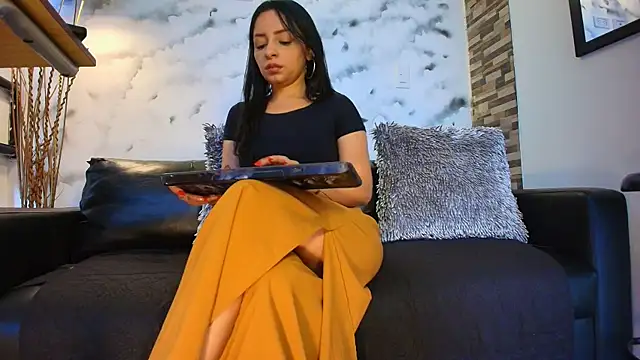 Snapshot of Sophie_LittleS chatting on 10-04-25, 12:47 Sophie LittleS online show from 10-04-25, 12:47