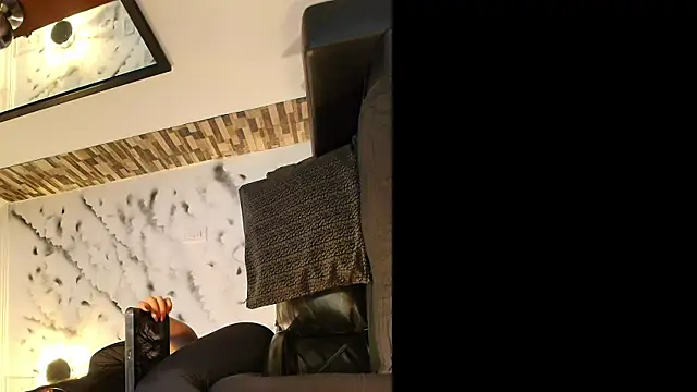 Snapshot of Sophie_LittleS chatting on 11-12-25, 12:49 Sophie LittleS online show from 11-12-25, 12:49