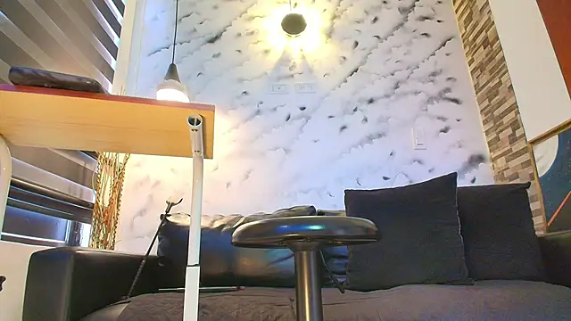 Sophie LittleS online show from 12-17-25, 01:06