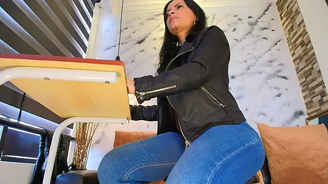 Snapshot of Sophie_LittleS chatting on 02-14-26, 01:19 Sophie LittleS online show from 02-14-26, 01:19