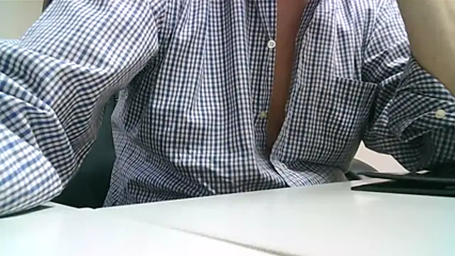 Gregcam online show from 06-17-26, 10:17
