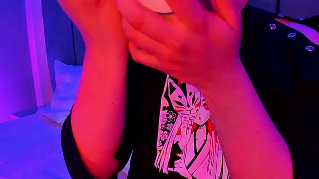 Snapshot of Satuurn_ chatting on 01-17-25, 02:18 Satuurn online show from 01-17-25, 02:18