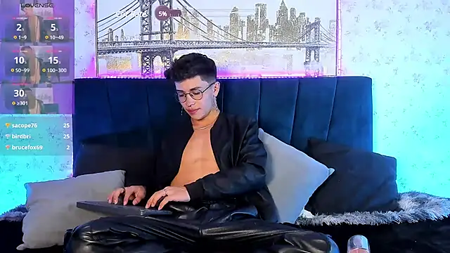 Snapshot of Andrew_thevil chatting on 01-04-25, 08:06 Andrew thevil online show from 01-04-25, 08:06