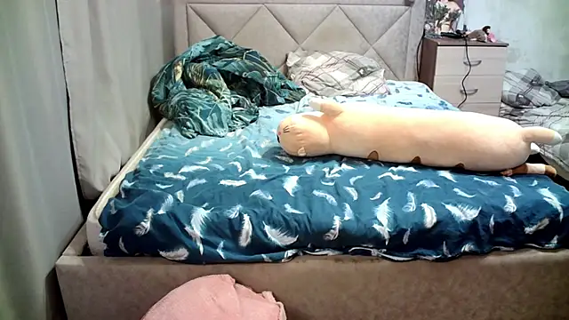 Snapshot of juliettkalen chatting on 06-30-26, 04:57 juliettkalen online show from 06-30-26, 04:57