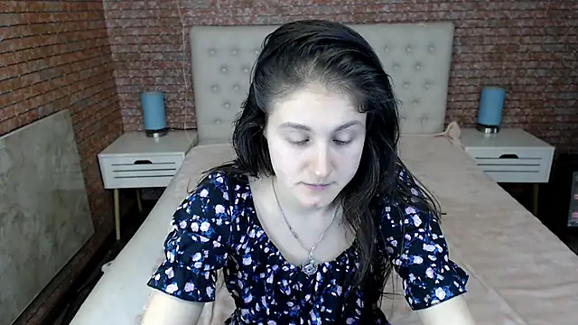 Holliy Cooper online show from 01-31-25, 03:22