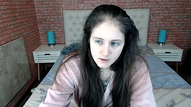 Holliy Cooper online show from 02-07-25, 09:16