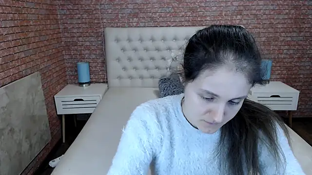 Holliy Cooper online show from 03-10-25, 01:43