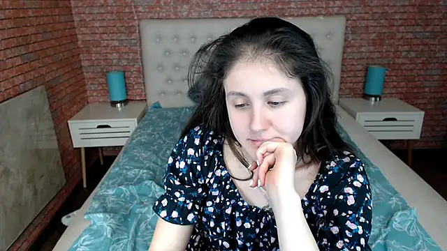 Holliy Cooper online show from 03-17-25, 11:54