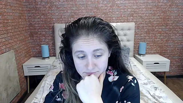 Holliy Cooper online show from 09-11-25, 07:30