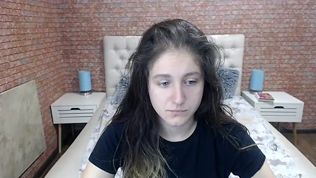 Holliy Cooper online show from 09-17-25, 06:59