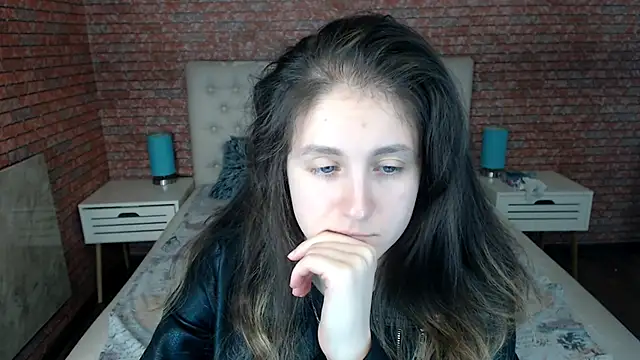 Holliy Cooper online show from 09-25-25, 07:45