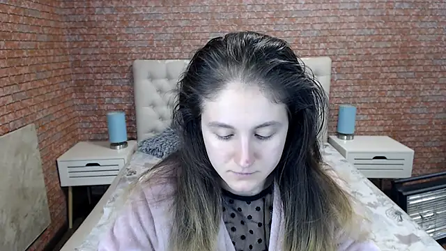 Holliy Cooper online show from 10-02-25, 08:21