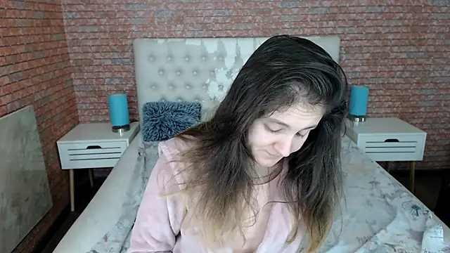 Holliy Cooper online show from 11-03-25, 07:09