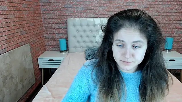 Holliy Cooper online show from 12-03-25, 09:18