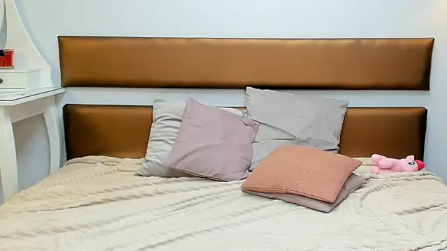 Snapshot of MissYvie chatting on 01-16-25, 11:37 MissYvie online show from 01-16-25, 11:37