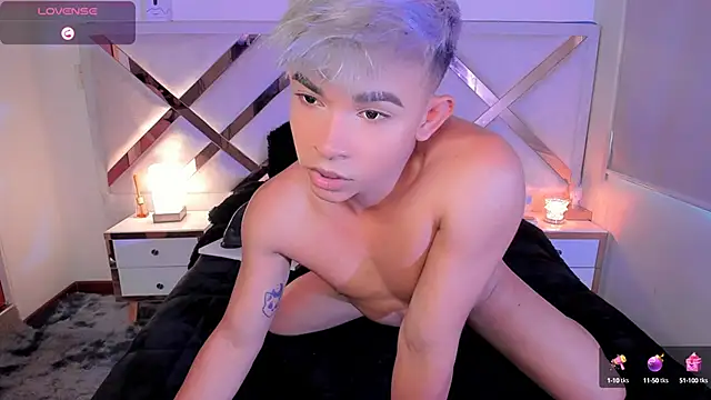 Snapshot of Austin_connor_ chatting on 01-19-25, 03:32 Austin connor online show from 01-19-25, 03:32