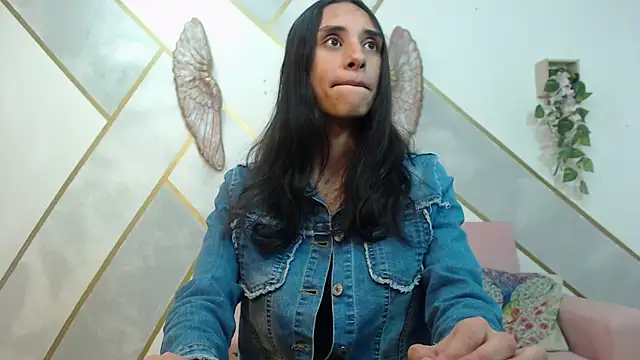 RoxanaCyrano  online show from 10-13-25, 07:47