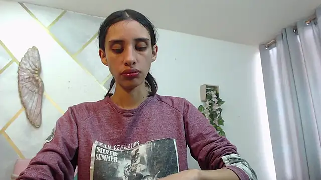 RoxanaCyrano  online show from 11-26-25, 07:48