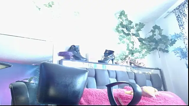 Snapshot of DULCE_ZOE chatting on 03-12-25, 01:19 DULCE ZOE online show from 03-12-25, 01:19