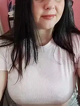 Snapshot of ErikaVlovely chatting on 12-22-24, 02:17 ErikaVlovely online show from 12-22-24, 02:17