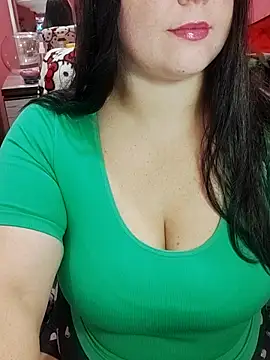 Snapshot of ErikaVlovely chatting on 10-11-25, 08:18 ErikaVlovely online show from 10-11-25, 08:18