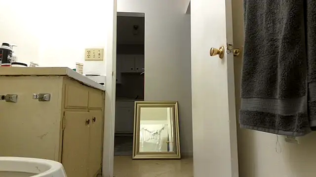 Peachestabby147 online show from 09-20-25, 03:29