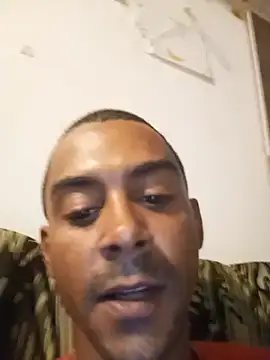 Snapshot of RoludoDF chatting on 06-11-26, 02:53 RoludoDF online show from 06-11-26, 02:53