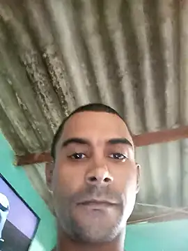 Snapshot of RoludoDF chatting on 06-16-26, 05:15 RoludoDF online show from 06-16-26, 05:15