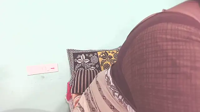 shrutitelugu69 online show from 04-17-26, 04:54