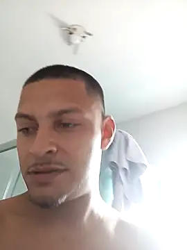 emrehliug12 online show from 02-10-26, 03:05