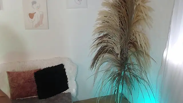 Snapshot of _Kim__M chatting on 10-06-25, 12:35 Kim M online show from 10-06-25, 12:35