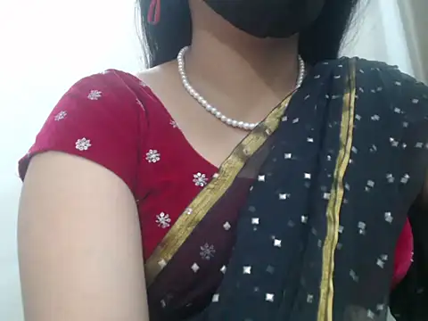 Lovely Siri 23 online show from 04-14-26, 10:21