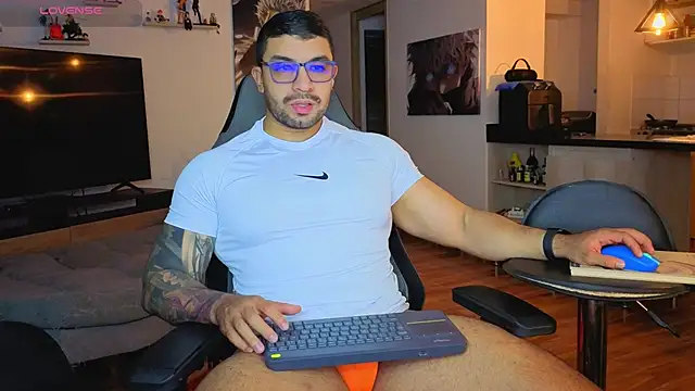 Michael Diamond online show from 11-14-25, 02:54