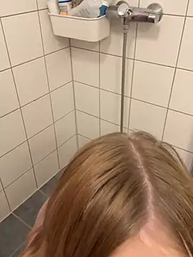 lilleambi online show from 02-05-25, 03:23