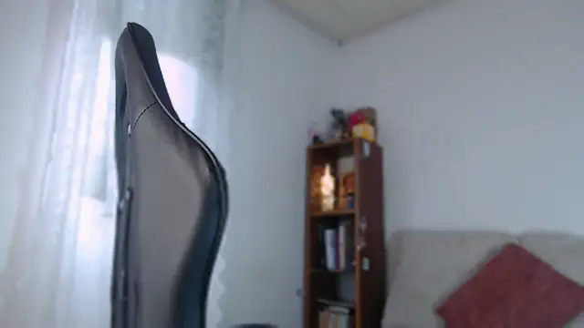 Snapshot of skinny_Raven chatting on 06-22-26, 10:18 skinny Raven online show from 06-22-26, 10:18