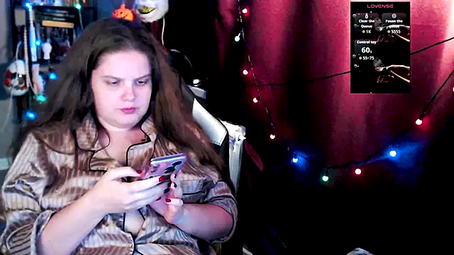 Snapshot of so_cute777 chatting on 12-16-25, 04:17 so cute777 online show from 12-16-25, 04:17