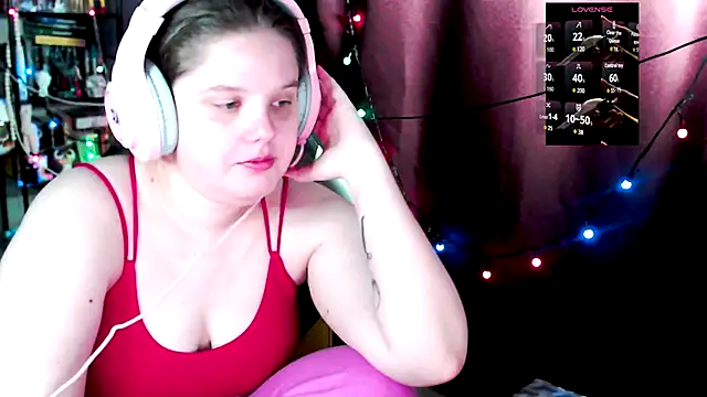 Snapshot of so_cute777 chatting on 12-17-25, 06:47 so cute777 online show from 12-17-25, 06:47