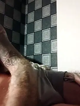 PIercingBoy38 online show from 09-11-25, 08:42