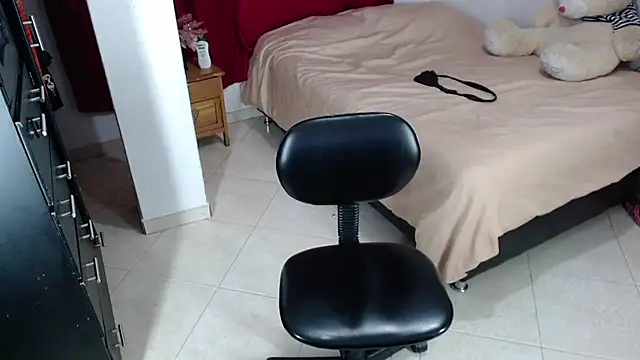 Snapshot of Tiffani_Williams chatting on 01-29-25, 12:33 Tiffani Williams online show from 01-29-25, 12:33