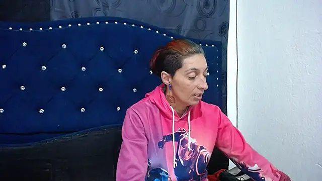 Snapshot of anyu1306 chatting on 03-08-25, 08:44 anyu1306 online show from 03-08-25, 08:44