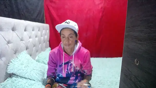 Snapshot of anyu1306 chatting on 10-09-25, 10:41 anyu1306 online show from 10-09-25, 10:41