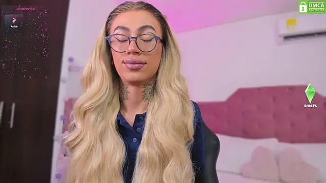 Snapshot of Miss_sagitario chatting on 03-11-25, 12:06 Miss sagitario online show from 03-11-25, 12:06