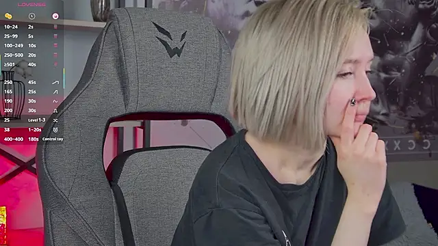 ReiYosimoto online show from 03-04-26, 06:03