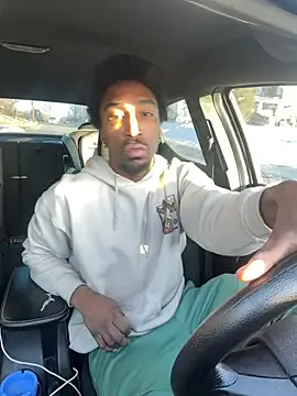 Snapshot of LawrenceBanques chatting on 01-19-25, 10:17 LawrenceBanques online show from 01-19-25, 10:17